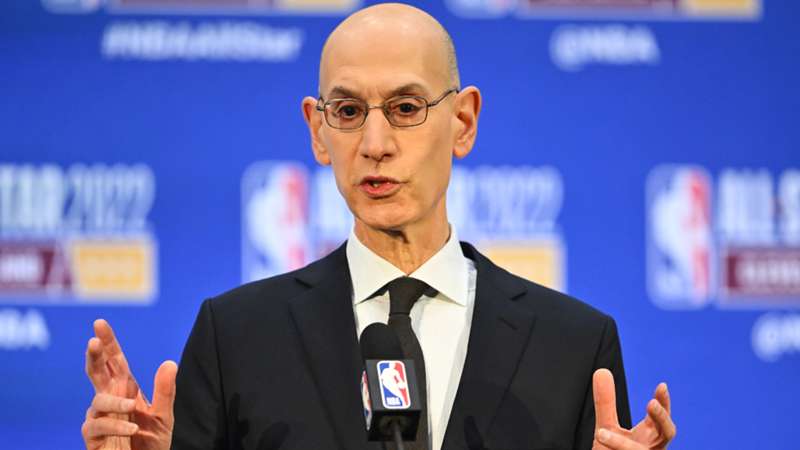 'He's on notice' – Adam Silver defends punishment handed to Phoenix Suns owner Robert Sarver 'He's on notice' – Adam Silver defends punishment handed to Phoenix Suns owner Robert Sarver