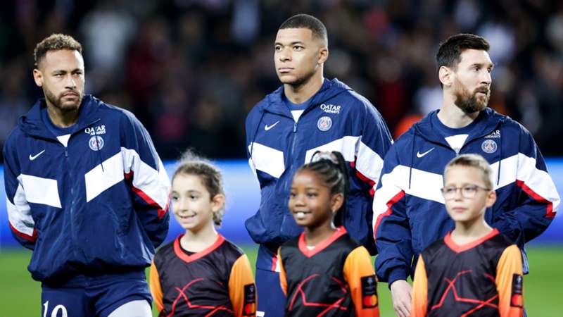 Kylian Mbappe must take advantage of geniuses Messi and Neymar, says former PSG team-mate Dani Alves Kylian Mbappe must take advantage of geniuses Messi and Neymar, says former PSG team-mate Dani Alves