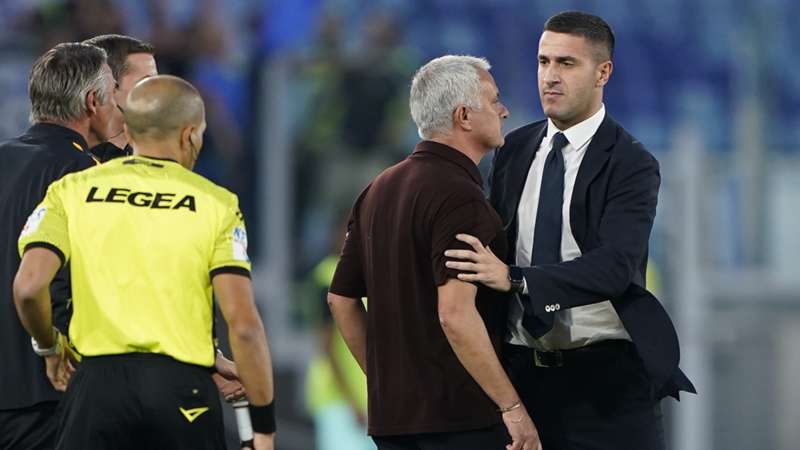 Jose Mourinho suggests diving lessons for Roma stars as Atalanta game referee snubs penalty appeals Jose Mourinho suggests diving lessons for Roma stars as Atalanta game referee snubs penalty appeals