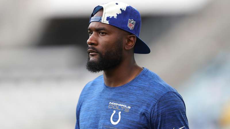 All-Pro Indianapolis Colts linebacker Shaquille Leonard undergoes another back surgery
