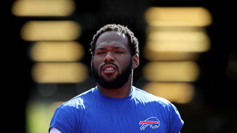 Bills OL Bobby Hart suspended after hitting Titans coach