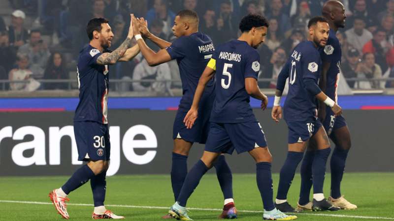 Lyon 0-1 Paris Saint-Germain: Lionel Messi goal seals PSG return to top of Ligue 1 table