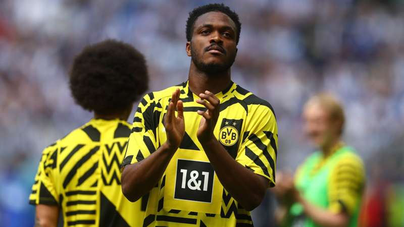 Stuttgart sign former Borussia Dortmund defender Zagadou Stuttgart sign former Borussia Dortmund defender Zagadou