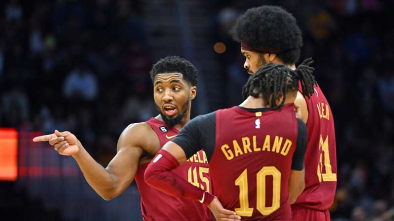 Cleveland Cavaliers show off top-five offense and defense against the Atlanta Hawks Cleveland Cavaliers show off top-five offense and defense against the Atlanta Hawks