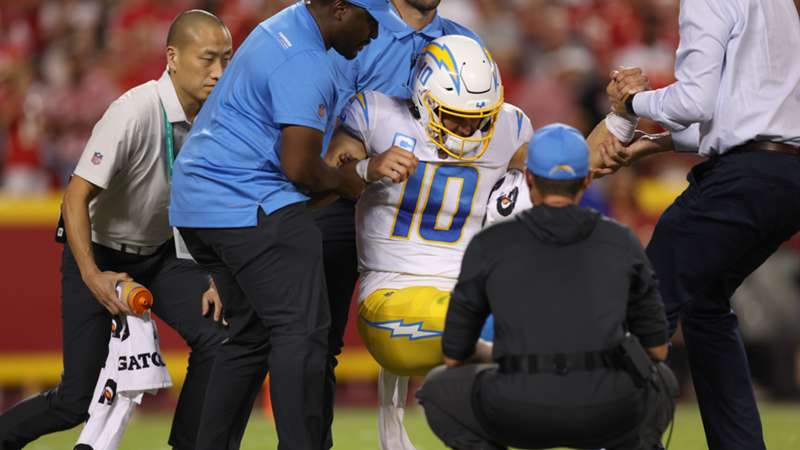 Los Angeles Chargers quarterback Justin Herbert considered day-to-day after rib cartilage fracture